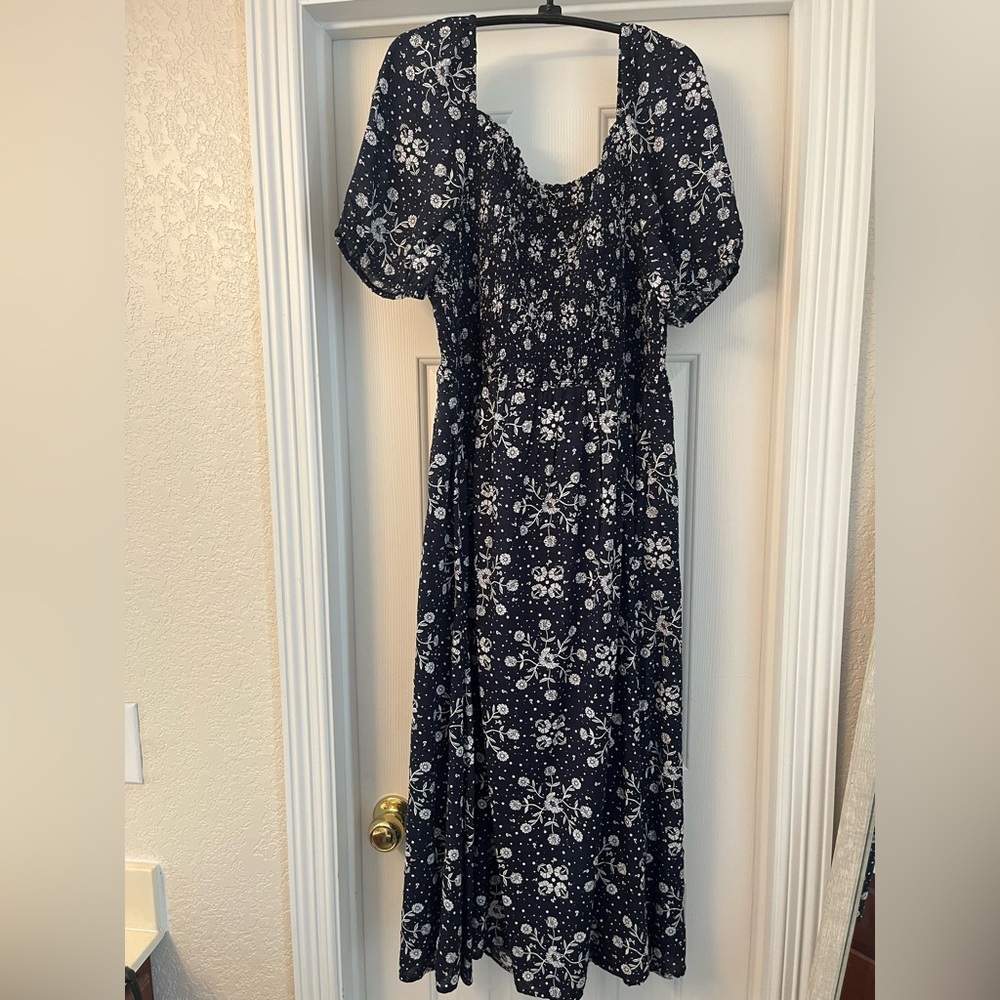 Loft brand Floral Navy Dress size large. New with tags